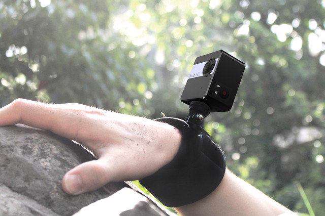 کوچکترین دوربین 360 درجه جهان |  دوربین Nico360 با ارتفاع 46 میلیمتر و وزن 96 گرم، کوچکترین دوربین 360 درجه جهان است